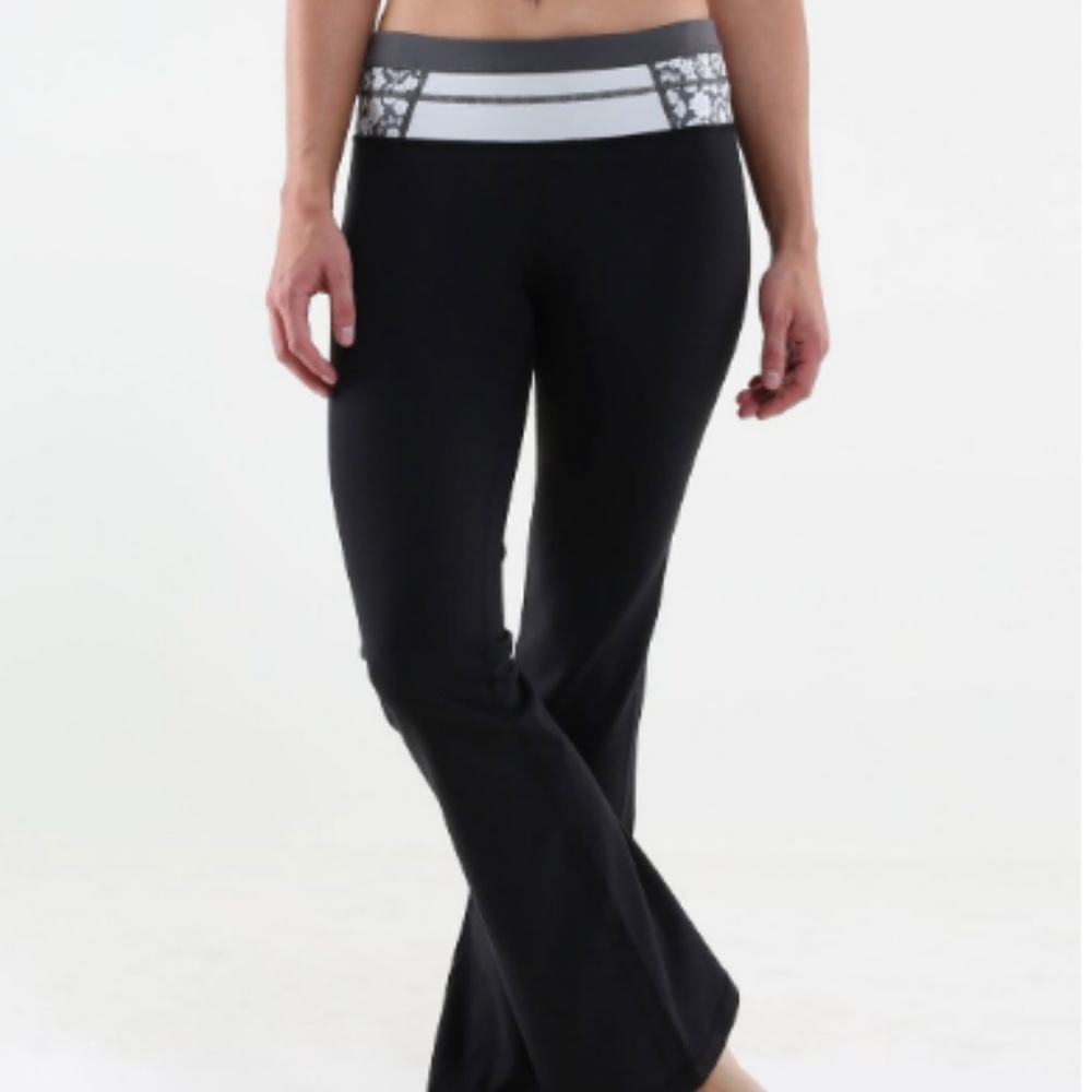 LULULEMON Groove pant in quilt summer SZ 2